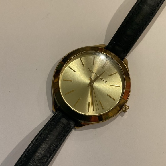 Michael Kors Blue Leather Slim Runway Wrap Around Dress Watch Bracelet Y2K - Picture 2 of 4